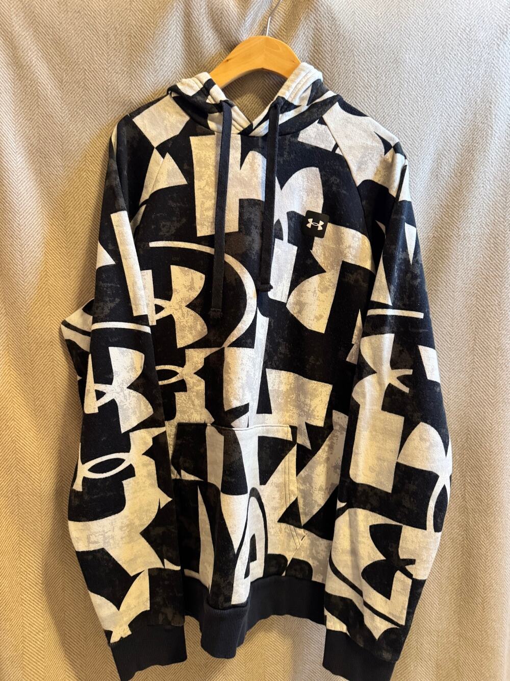 Under Armour Men's Large Graphic Pullover Hoodie
